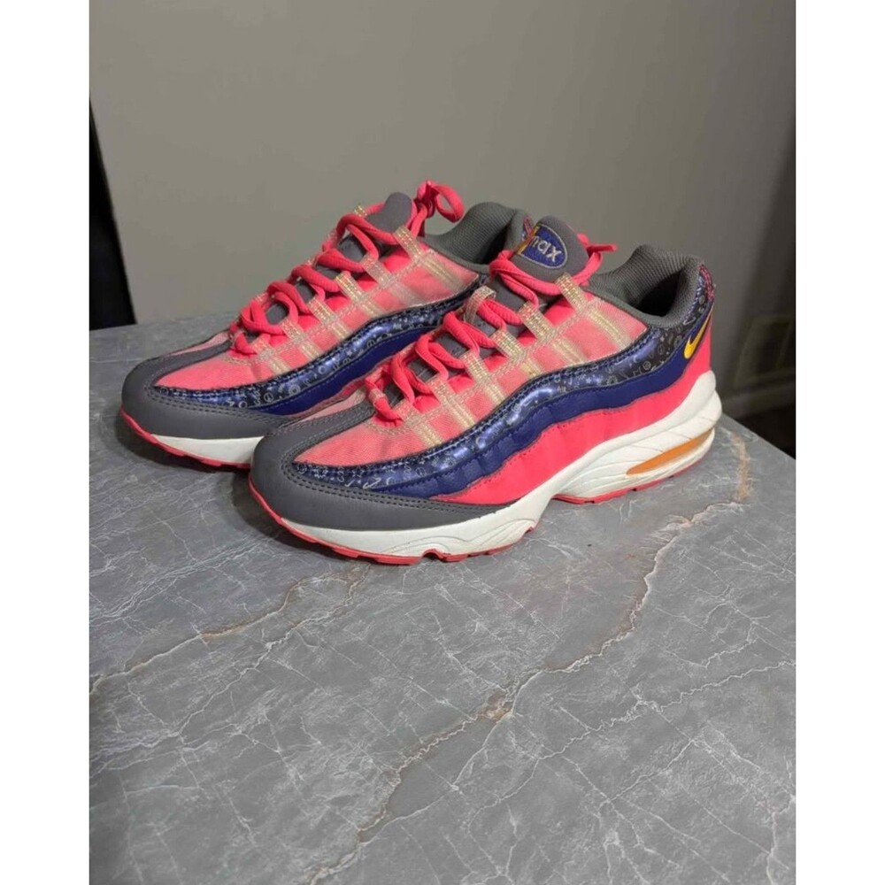 Girls Size 5.5 youth & Fit Size 7 Womens Nike Air Max 95 & In Amazing Condition - Picture 2 of 7